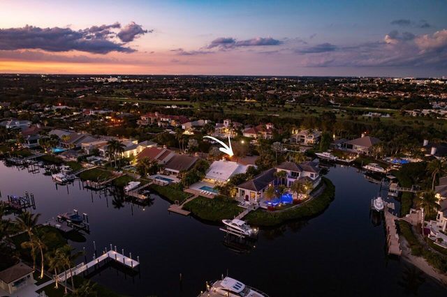 215 Island Drive, Jupiter, FL 33477