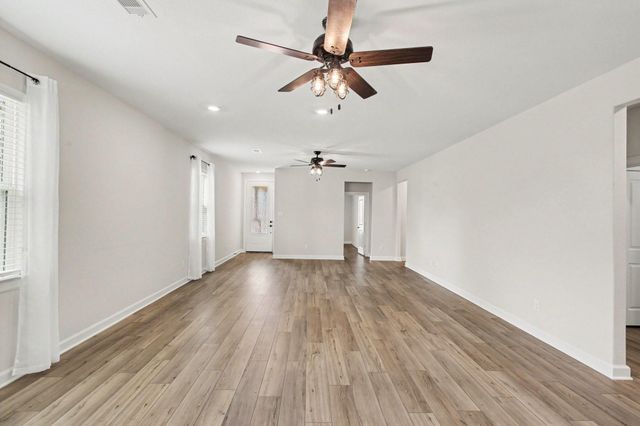 728 Fallen Hemlock Court, Conroe, TX 77304