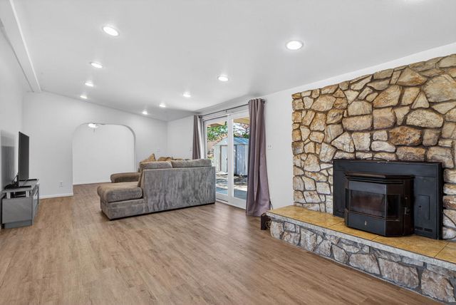 7504 Balsa Avenue, Yucca Valley, CA 92284