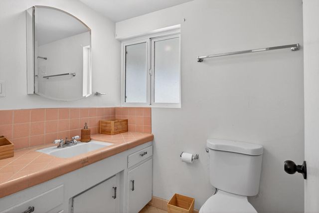 7504 Balsa Avenue, Yucca Valley, CA 92284