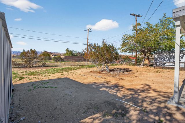 7504 Balsa Avenue, Yucca Valley, CA 92284