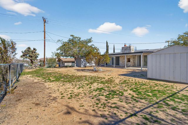 7504 Balsa Avenue, Yucca Valley, CA 92284