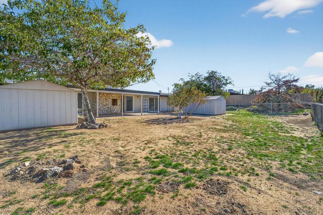 7504 Balsa Avenue, Yucca Valley, CA 92284