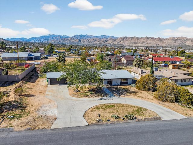 7504 Balsa Avenue, Yucca Valley, CA 92284
