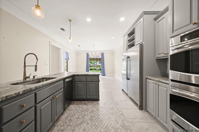 19537 S Harrells Ferry Rd, Baton Rouge, LA 70816