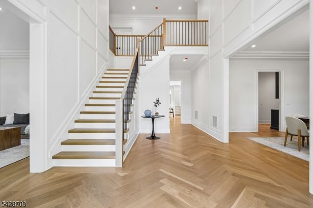 6 Benson Ct, Millburn Twp., NJ 07078