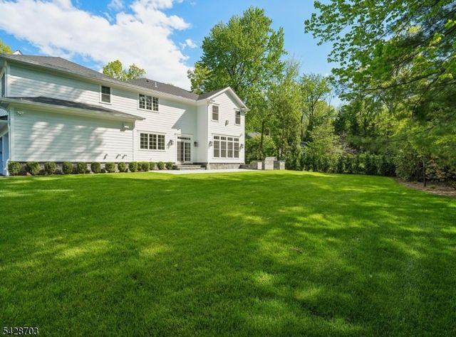 6 Benson Ct, Millburn Twp., NJ 07078