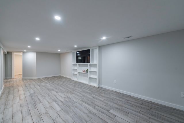 37155 N Shirley Drive, Gurnee, IL 60031