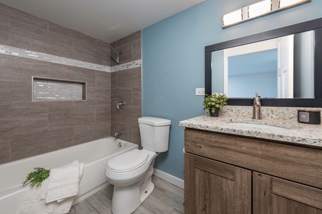 37155 N Shirley Drive, Gurnee, IL 60031