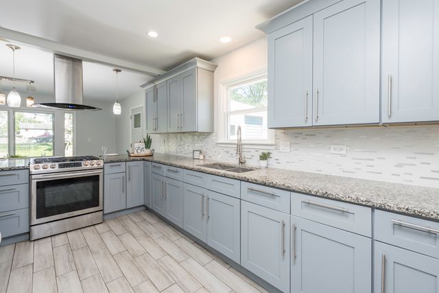37155 N Shirley Drive, Gurnee, IL 60031