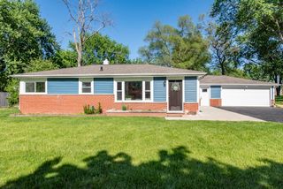 37155 N Shirley Drive, Gurnee, IL 60031