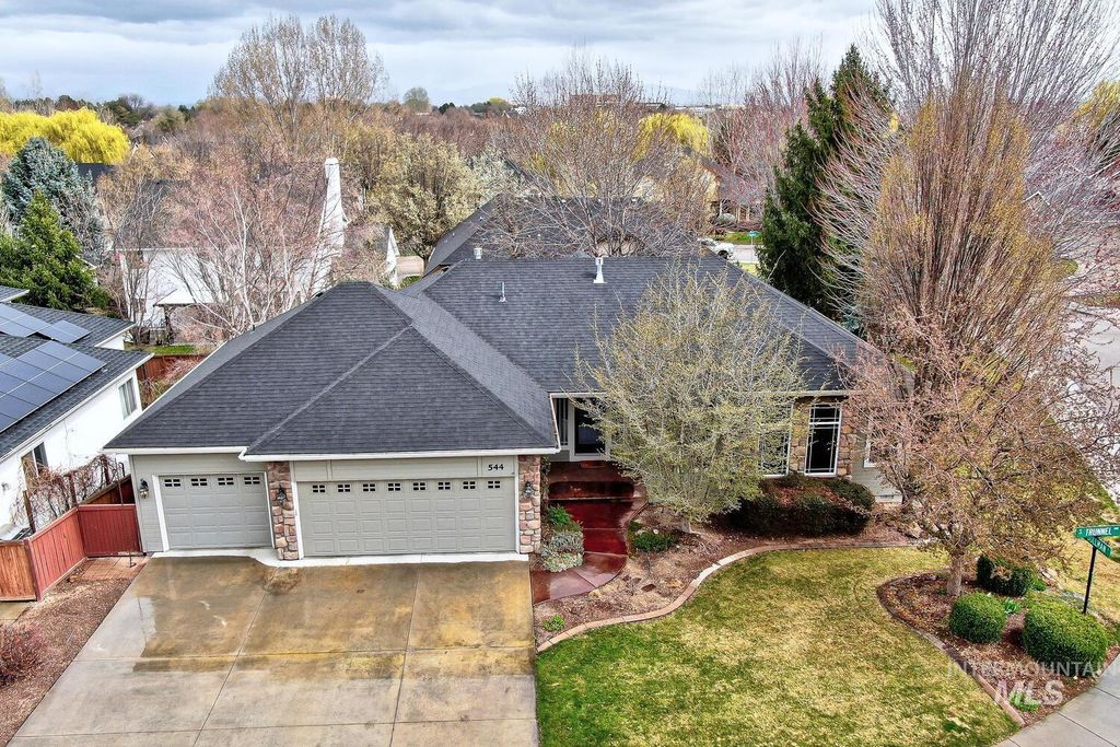 544 S Trunnel, Meridian, ID 83642
