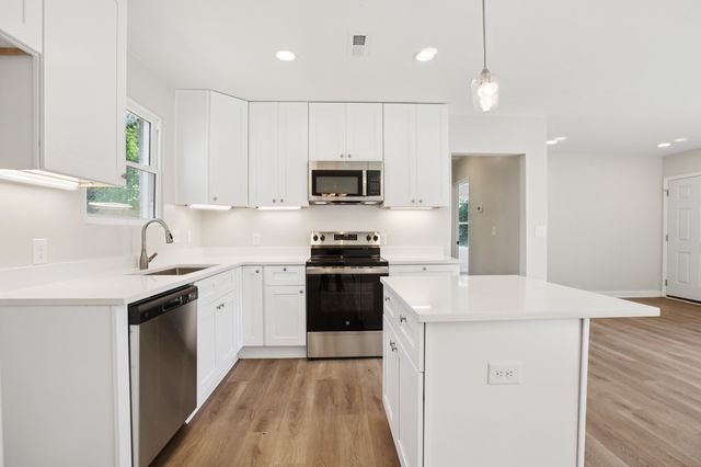 2117 Scott Ave, Nashville, TN 37216