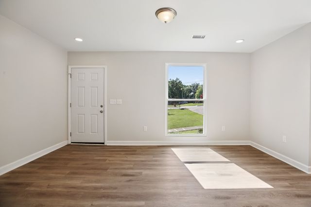 2117 Scott Ave, Nashville, TN 37216