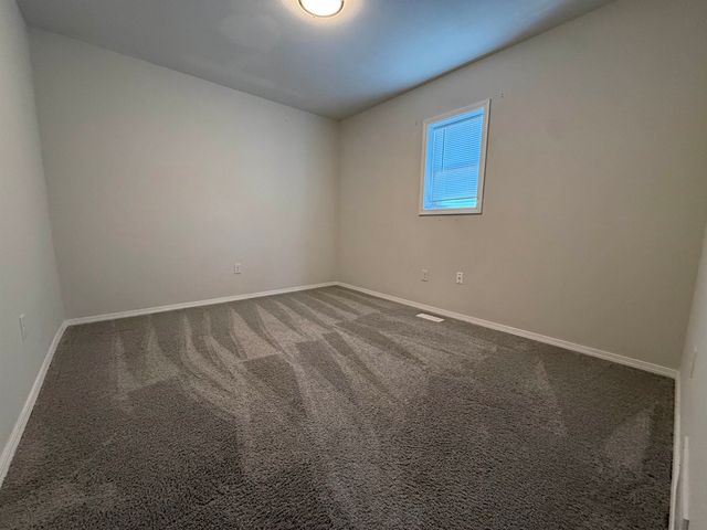 1321 S Main St, Minot, ND 58701