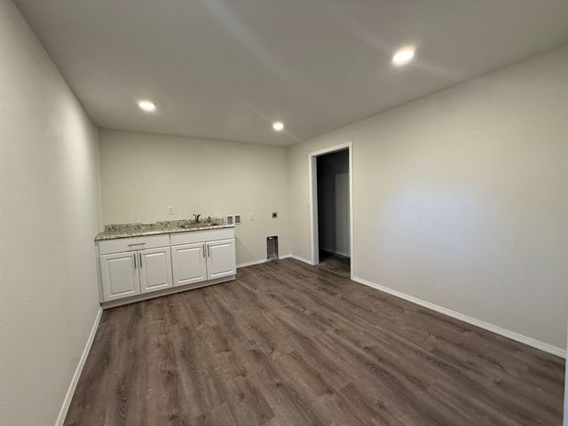 1321 S Main St, Minot, ND 58701