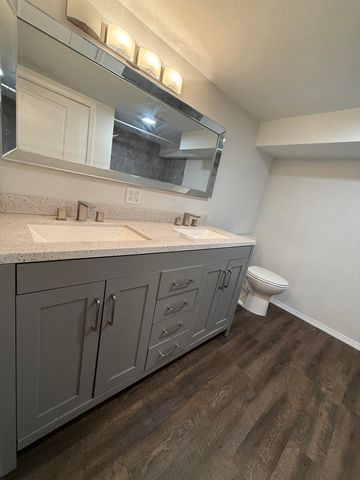 1321 S Main St, Minot, ND 58701