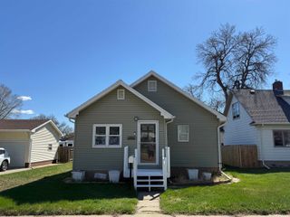 1321 S Main St, Minot, ND 58701