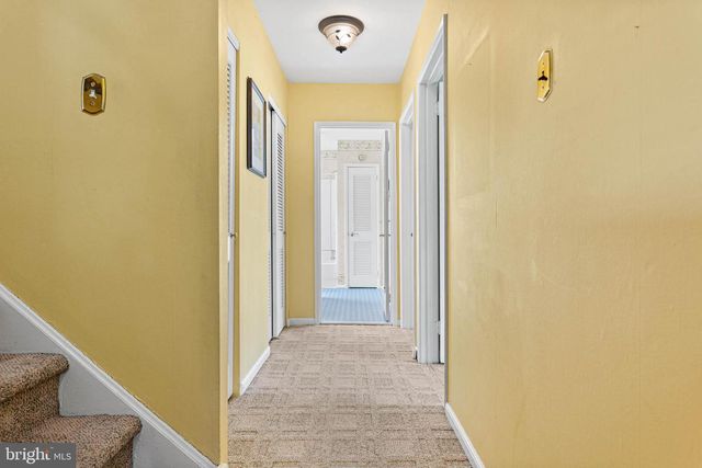 100 WOODED LN, Villanova, PA 19085