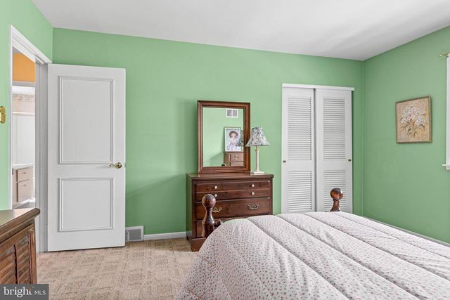 100 WOODED LN, Villanova, PA 19085