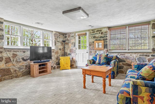 100 WOODED LN, Villanova, PA 19085