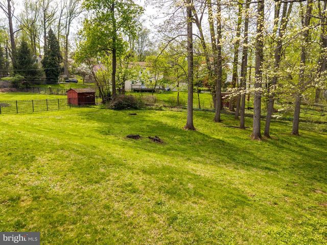 100 WOODED LN, Villanova, PA 19085