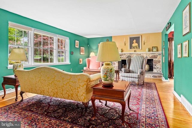 100 WOODED LN, Villanova, PA 19085