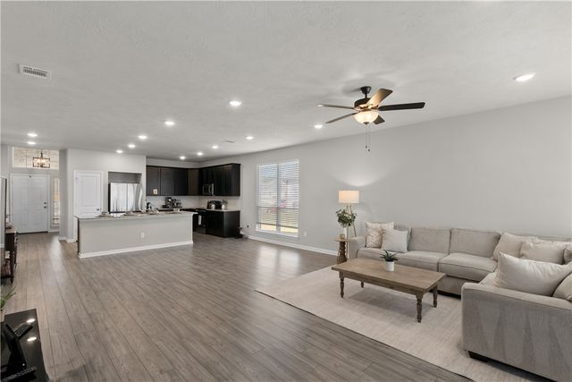 1925 Viva Road, Bryan, TX 77807