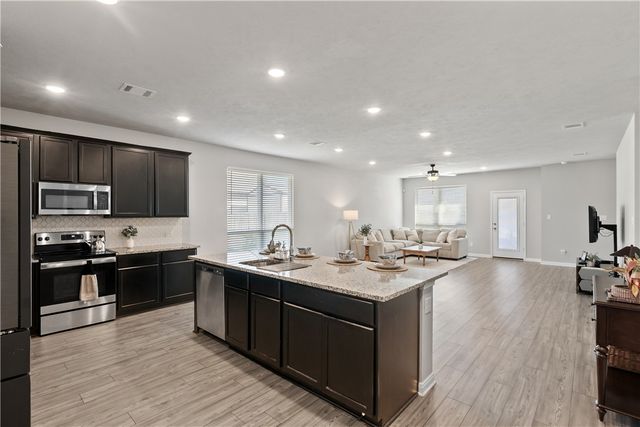 1925 Viva Road, Bryan, TX 77807