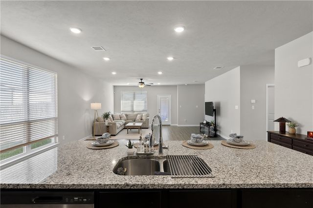 1925 Viva Road, Bryan, TX 77807