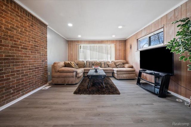 16569 Tracey Street, Detroit, MI 48235