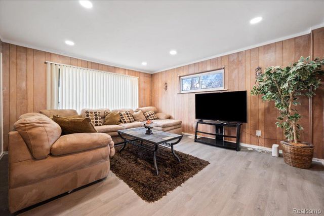 16569 Tracey Street, Detroit, MI 48235