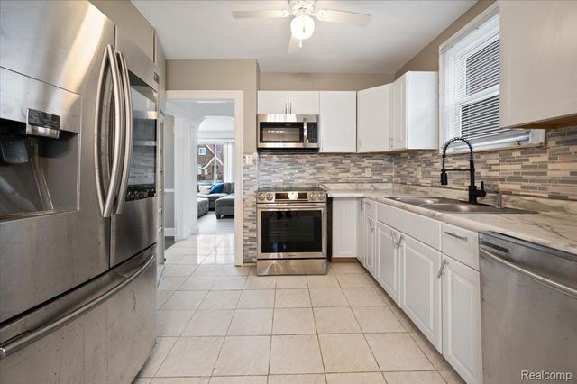 16569 Tracey Street, Detroit, MI 48235