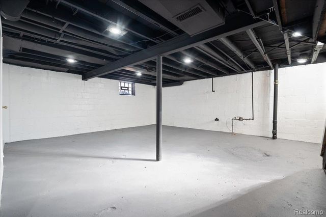 16569 Tracey Street, Detroit, MI 48235