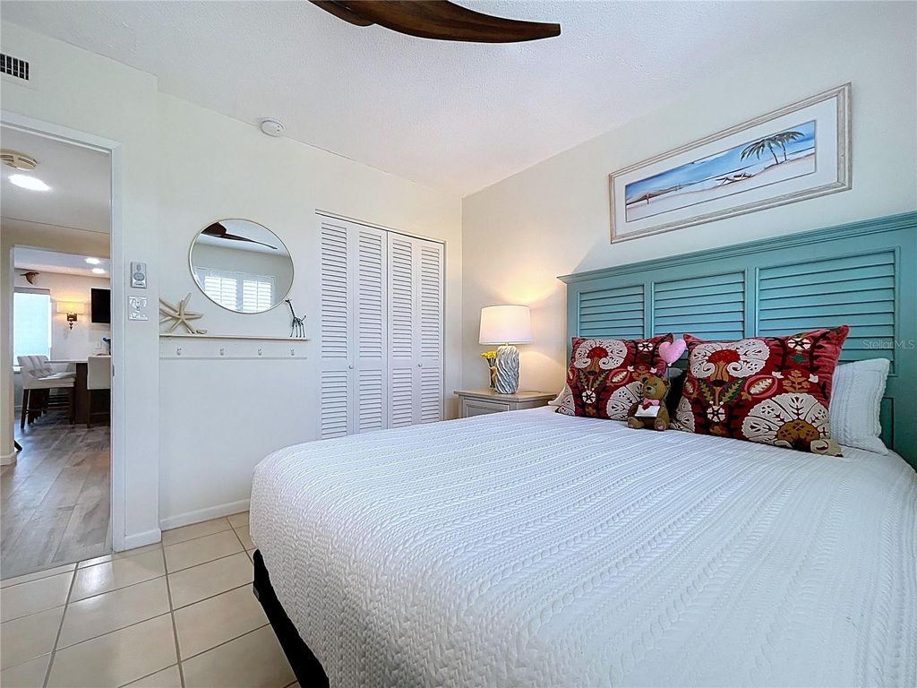 Image 39 of property listing at 763 JOHN RINGLING BOULEVARD 36BERK, Sarasota, FL 34236