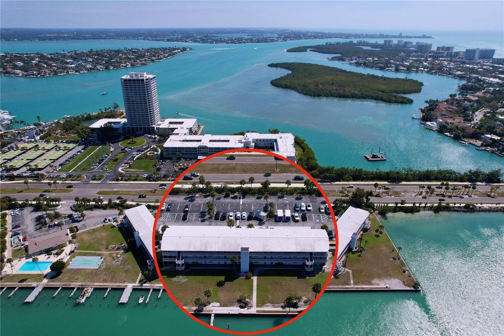 Image 63 of property listing at 763 JOHN RINGLING BOULEVARD 36BERK, Sarasota, FL 34236