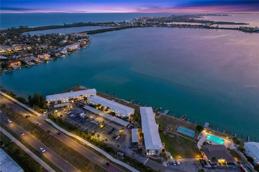 Image 72 of property listing at 763 JOHN RINGLING BOULEVARD 36BERK, Sarasota, FL 34236