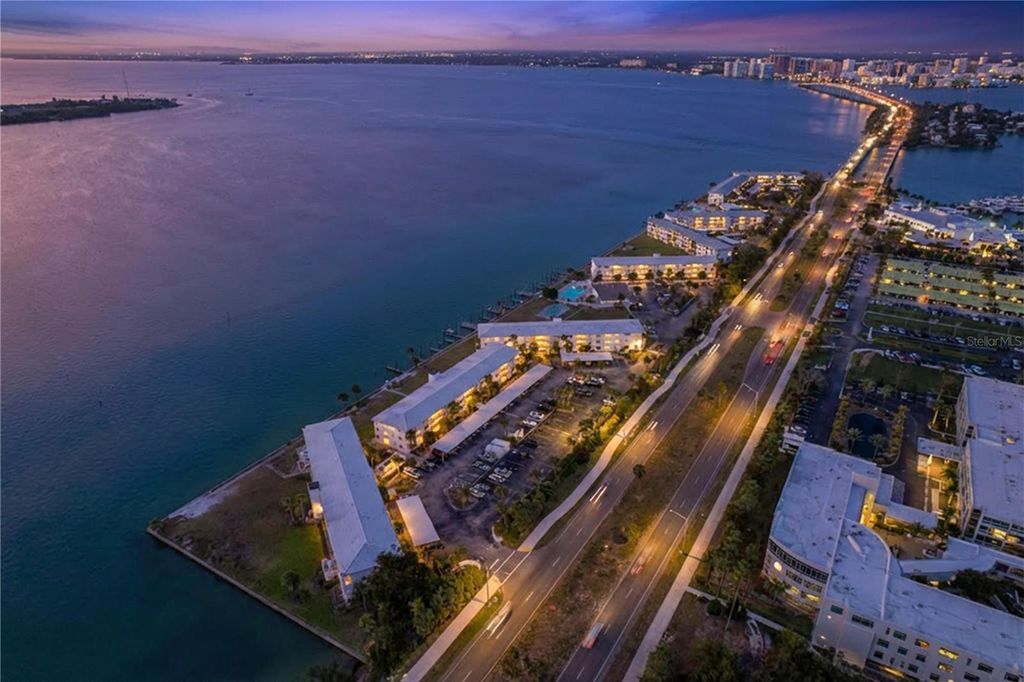 Image 75 of property listing at 763 JOHN RINGLING BOULEVARD 36BERK, Sarasota, FL 34236