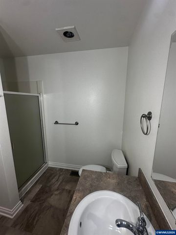 504 Wall St, Silverton, OR 97381
