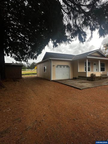 504 Wall St, Silverton, OR 97381