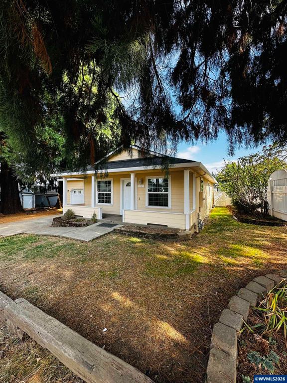504 Wall St, Silverton, OR 97381