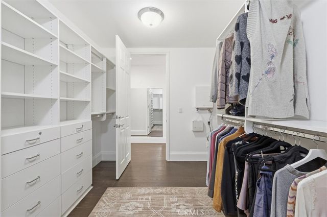 143 N Arnaz Drive 105, Beverly Hills, CA 90211