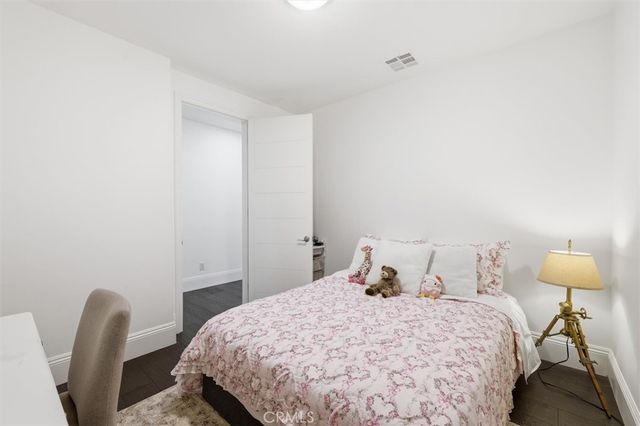 143 N Arnaz Drive 105, Beverly Hills, CA 90211