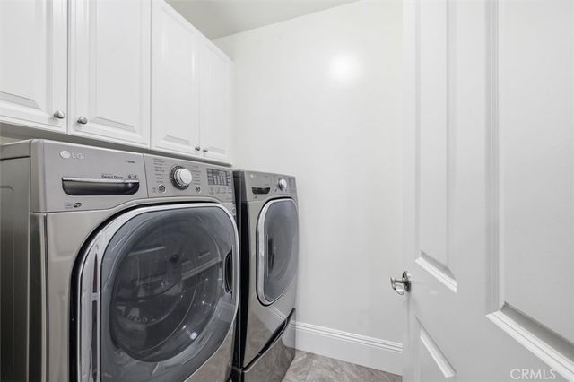 143 N Arnaz Drive 105, Beverly Hills, CA 90211