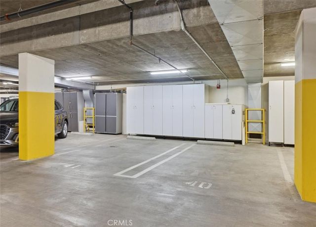 143 N Arnaz Drive 105, Beverly Hills, CA 90211