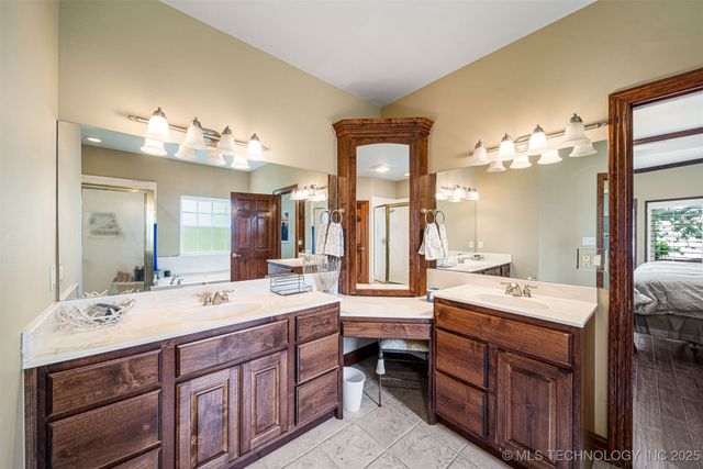 59386 E 288 Court, Grove, OK 74344