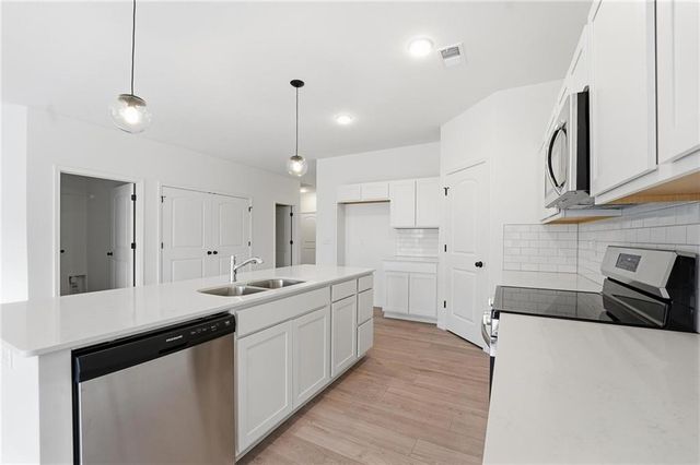 3000 NW 97th Street, Kansas City, MO 64154