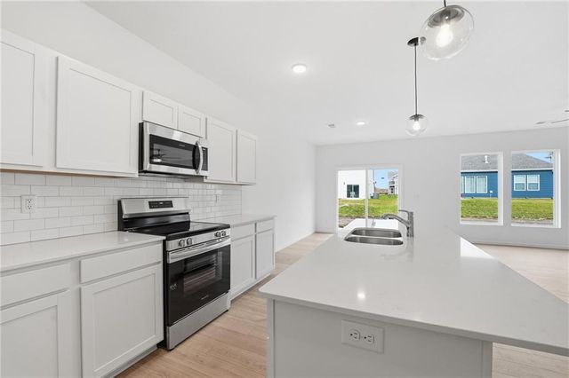 3000 NW 97th Street, Kansas City, MO 64154