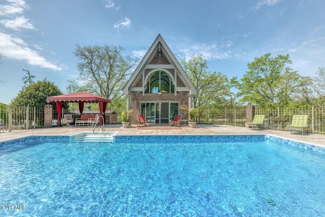 255 Willmary Road, Piney Flats, TN 37686