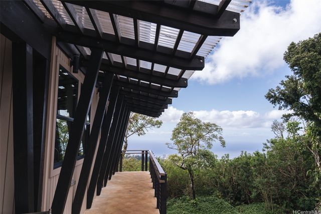 228 Forest Ridge Way, Honolulu, HI 96822